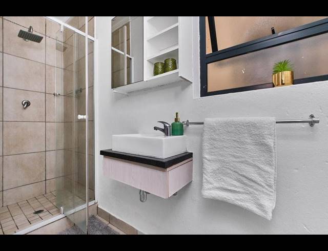 3 BEDROOM TOWNHOUSE FOR SALE IN SANDTON CENTRAL